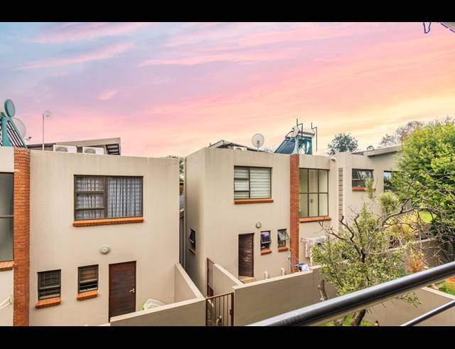 2 BEDROOM SECTIONAL TITLE FOR SALE IN BLACKHEATH